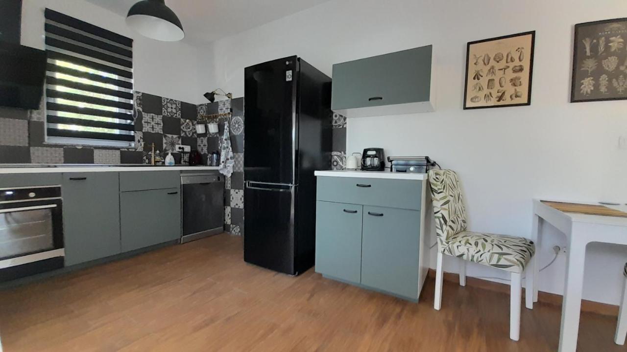 Apartments & Room Danijel Pinezići Екстериор снимка