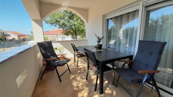 Apartments & Room Danijel Pinezići Екстериор снимка