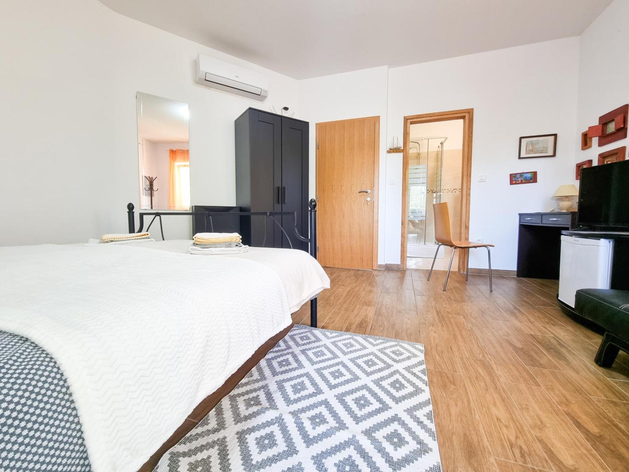 Apartments & Room Danijel Pinezići Екстериор снимка